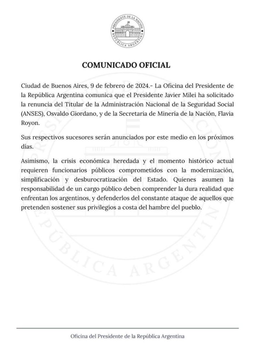 juanoGU's tweet photo. Ayer @madorni decía “El Presidente no evalúa ninguna renuncia”.
Hoy comunican que "el presidente ha solicitado la renuncia de..."
¿Hay algún ñoqui más pintado que Adorni??
ahh, si, el hermano que cobra otros 2 palos y medio.
#Giordano #Royon #milei #adorni https://t.co/G6B1aZjpgg
