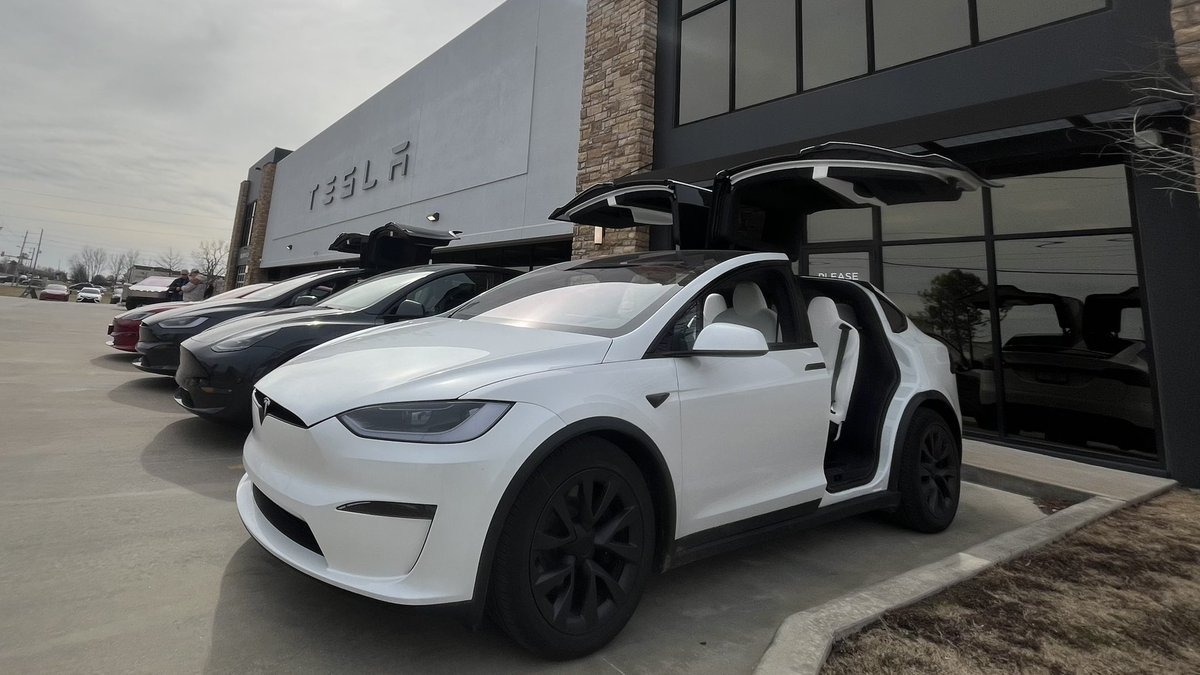 Tech_Dad89's tweet image. Met some cool people and learned a lot of new skills! Been real Tulsa, ready to get on home for the weekend! #Tesla