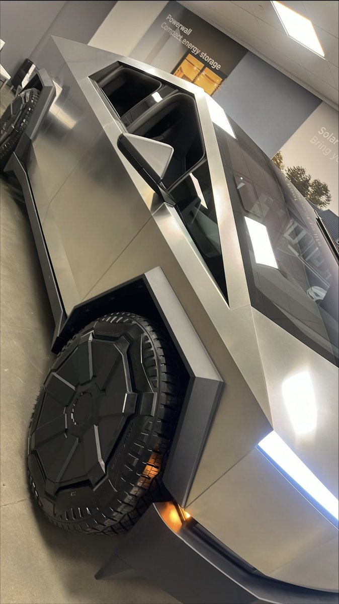 Tech_Dad89's tweet image. Met some cool people and learned a lot of new skills! Been real Tulsa, ready to get on home for the weekend! #Tesla