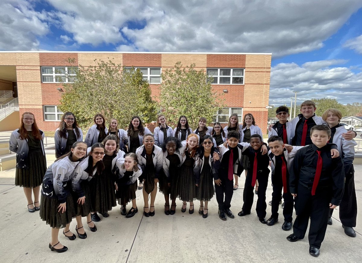 Ivyhawnsemble's tweet photo. So proud of the beautiful souls! They did a fantastic job tonight at Solo &amp; Ensemble and were a complete joy the entire evening. I’m a lucky teacher! We have the best kids ever! @IvyHawnSuhr @1973scottbeck @artary_ @PrycelessAP https://t.co/vZBb2puOsu