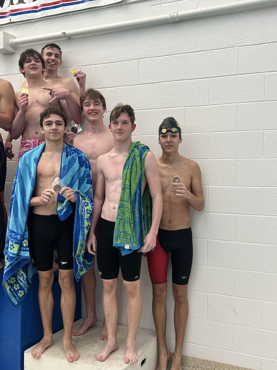 3rd place 200 free relay!