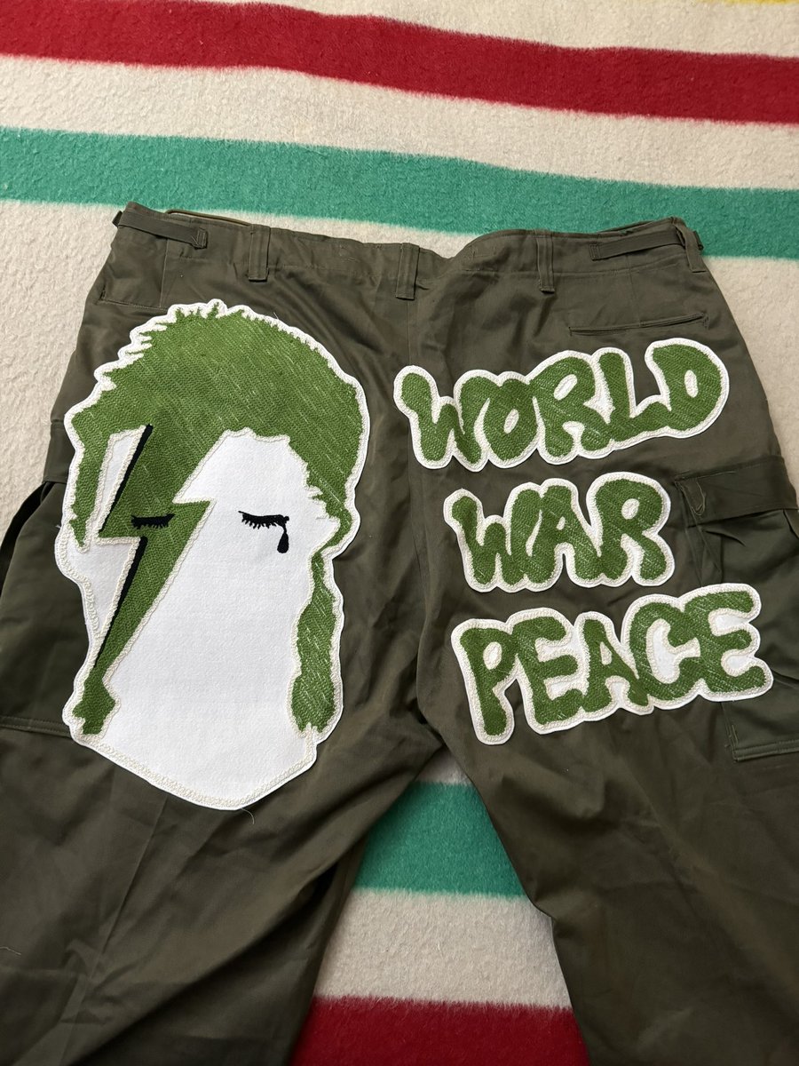 aronstardust's tweet image. 50s M51 Korean War Display Pants Tagged 50/32
Hand Stitched Chain Stitching.
5 Hours Later… 👩🏼🎤⚡️🌟➕™️
#M51
#Truieeeeeee
#WorldWarPeace