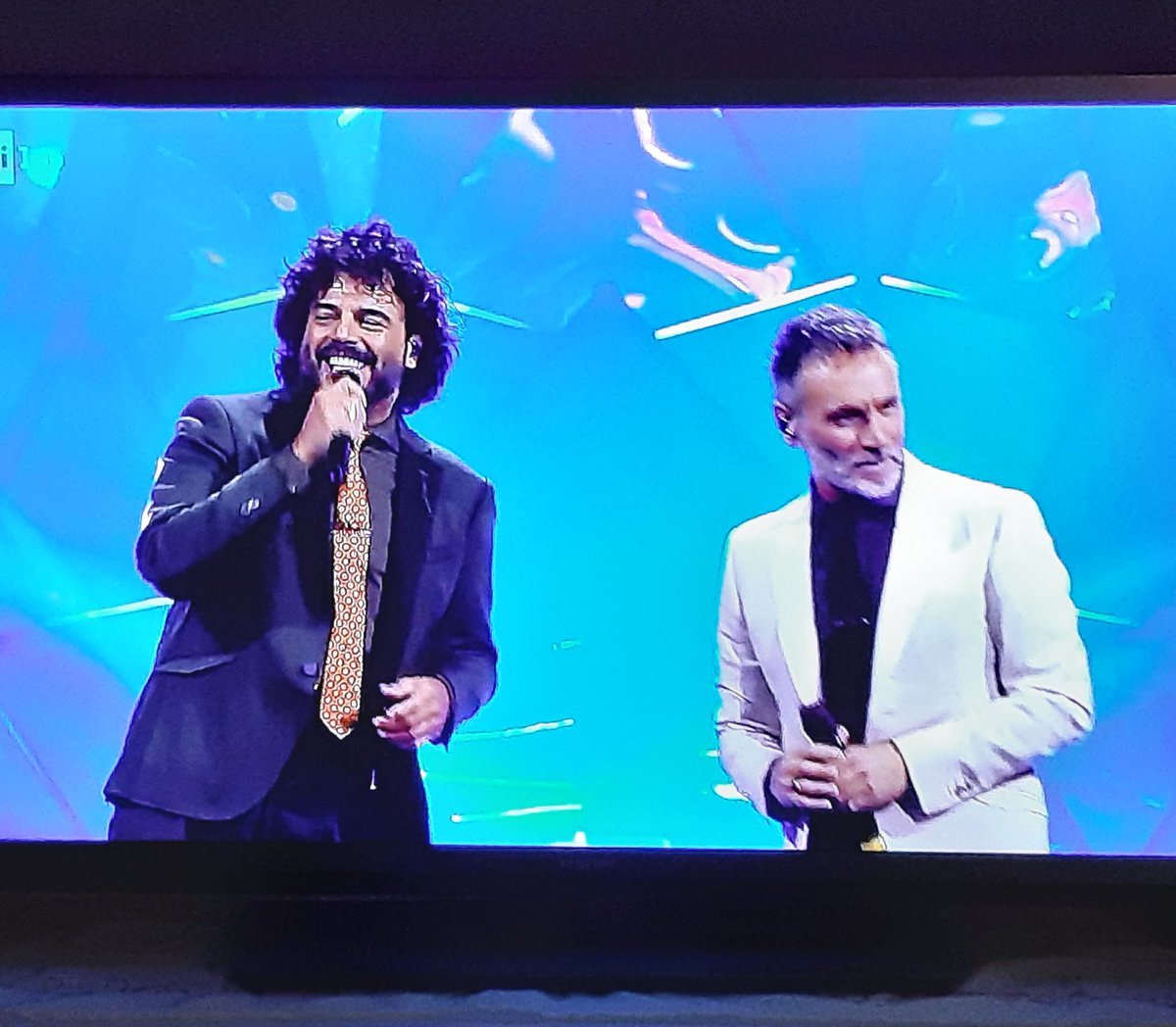 Finalmente uomini vestiti da uomini 💞

#Sanremo2024 #renga #nek