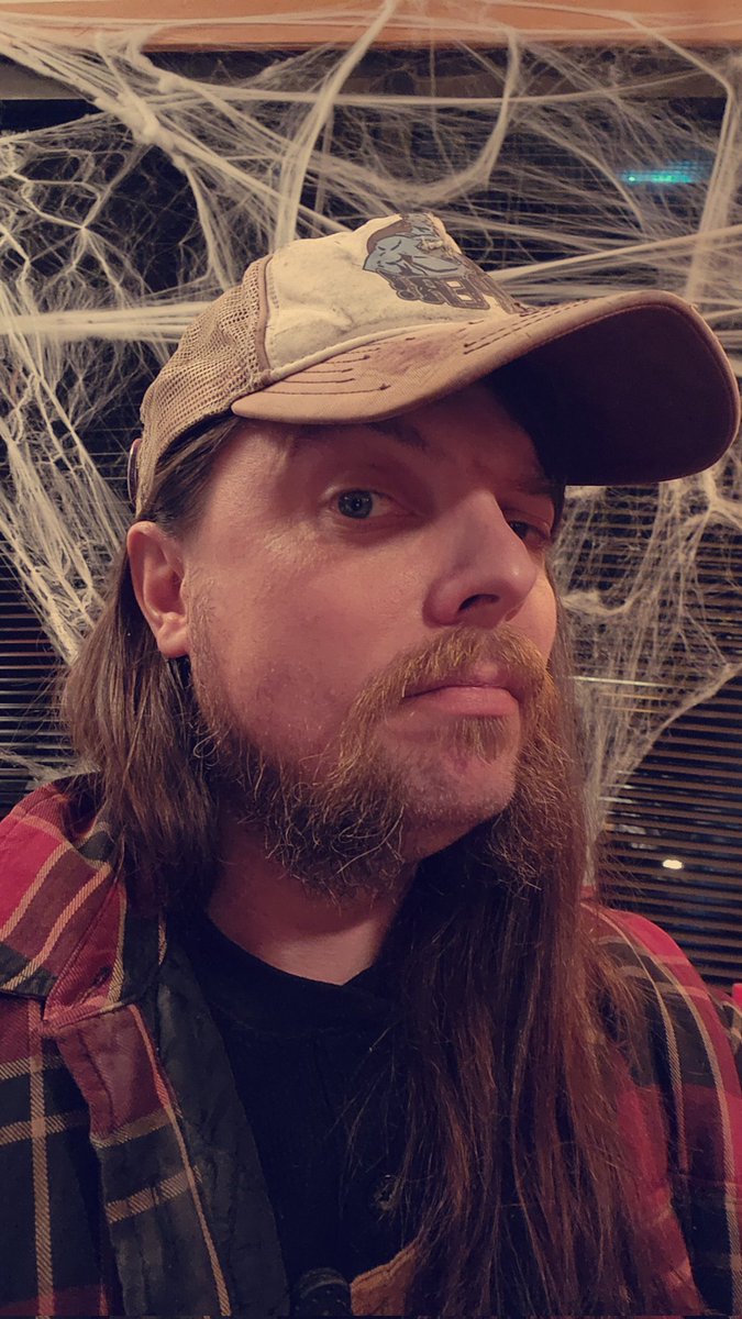 On the set of <a href="/HHOP_movie/">Haunted House of Pancakes</a> looking like I'mma need a bigger griddle. "So, 30 men went into the diner. 3 men come out, and the pancakes took the rest."

<a href="/nathandalton82/">Nathan Dalton</a> @PaulMightTweet