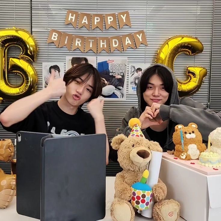 rockeryj's tweet photo. acel happiest bdaaay! @beomigyui <3 selamat menempuh umur baru :p im happy to celebrate your birthday for the second time 🥺 semoga gw bs rayain terus smpe puluhan tahun ke depan. i love you selalu‼️❤️⭐️🏆

#OurShiningFebruaRei https://t.co/bsHIFfpCK6