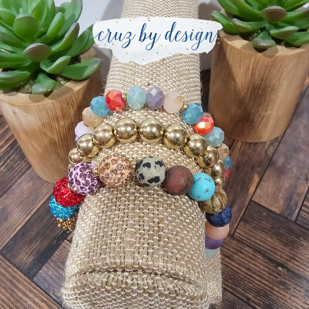 Throw on some arm candy 🍬and tackle the day! Set of 3 fun and colorful bracelets. These will brighten the gloomiest of days 🌞

#armcandy #braclets #boutiquejewelry #trending #fashion #dunedinboutique #palmarhborboutique