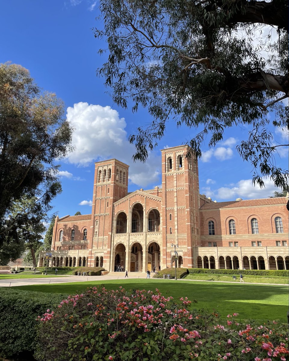 After a very rainy week, campus is still as stunning as ever 🌷⛅️🍃

📸: @udonphoto

#ucla #sceneatucla