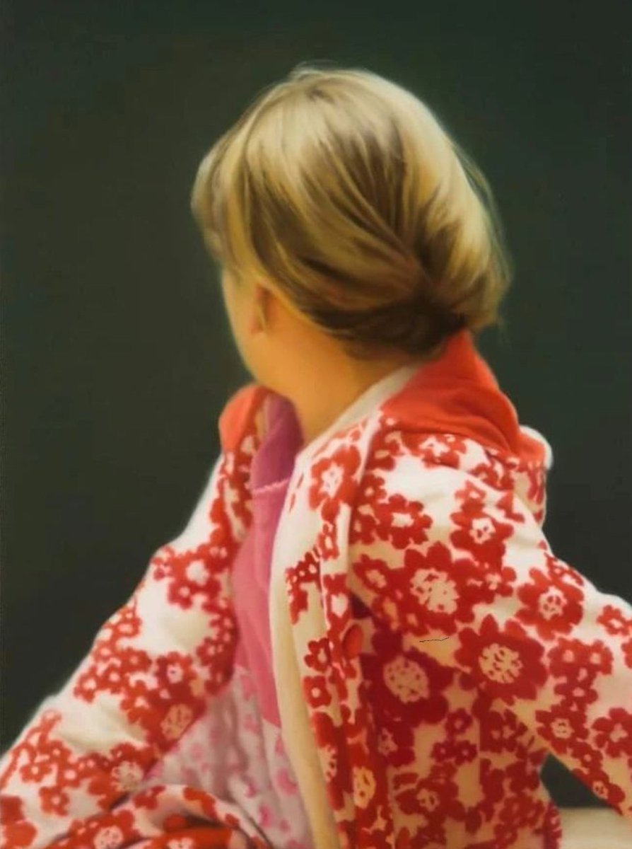 “Now there are no priests or philosophers left, artists are the most important people in the world.”
— Gerhard Richter
🤍 
Ending Friday with this beautiful work,'Betty,' by the master himself.
#KatoKrew #Sneketoshi 
#GerhardRichter