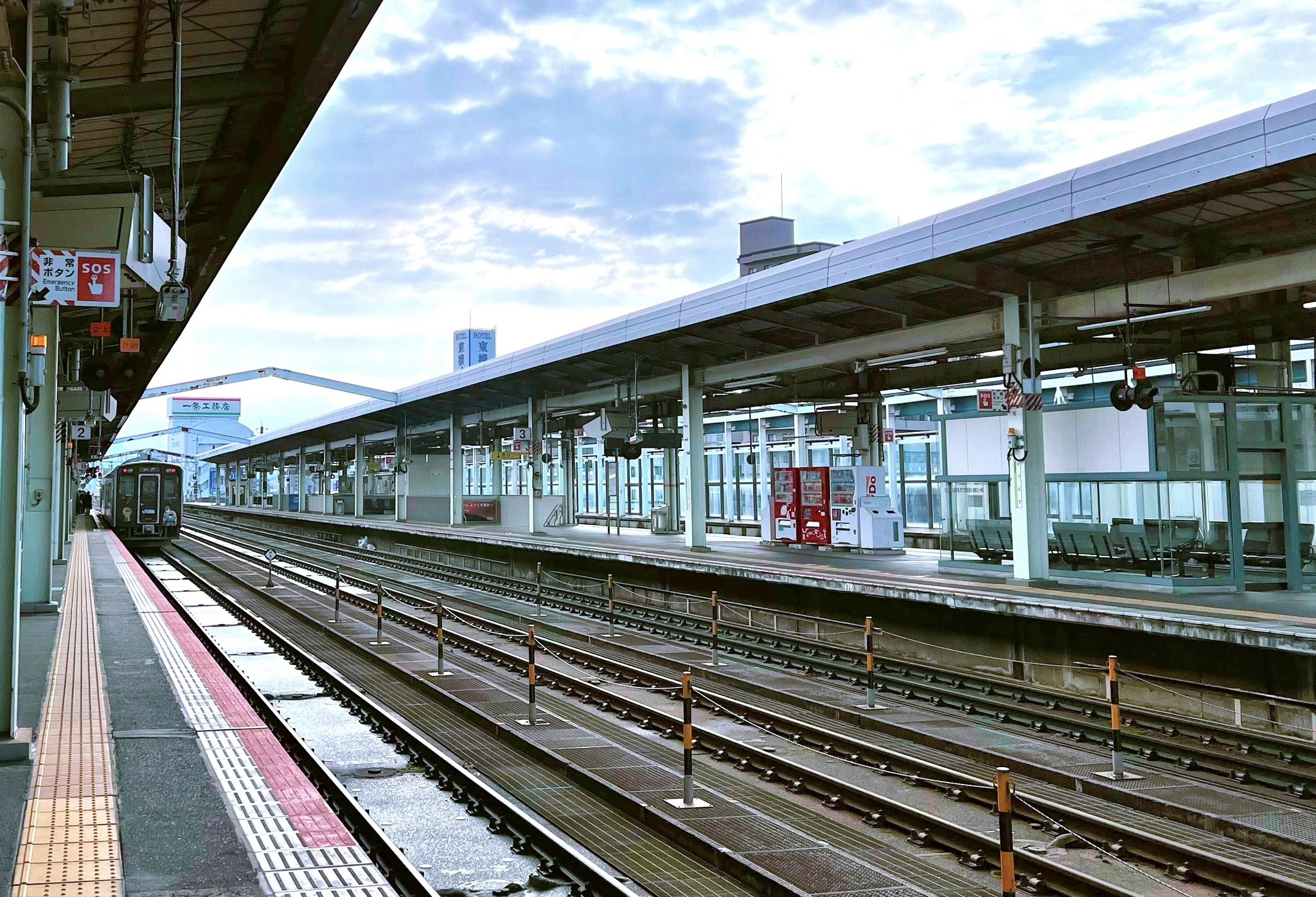 鳥取駅  / X