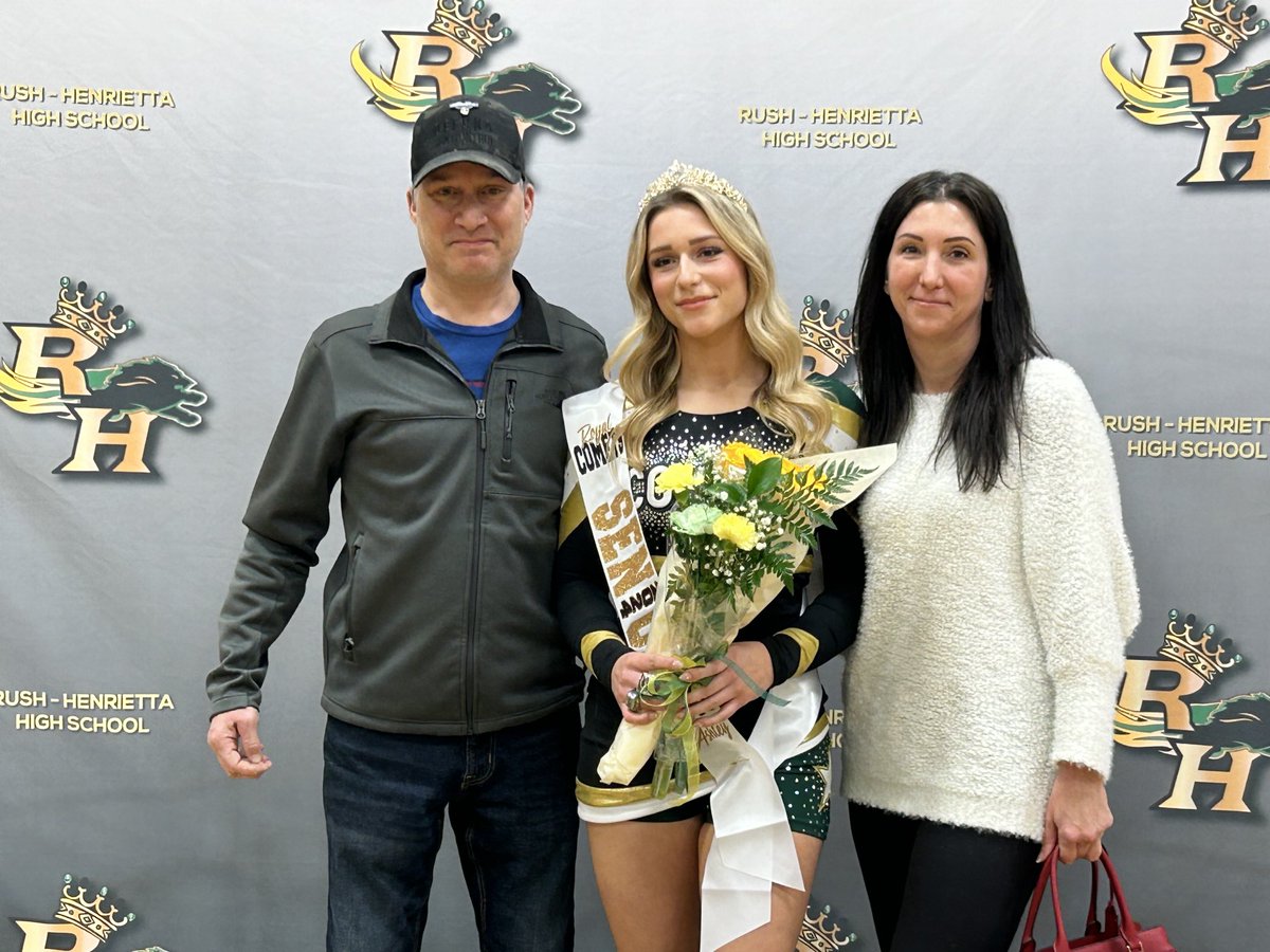 Congrats seniors #classof2024 ⁦<a href="/RHCheerleading/">Royal Comets Cheer</a>⁩