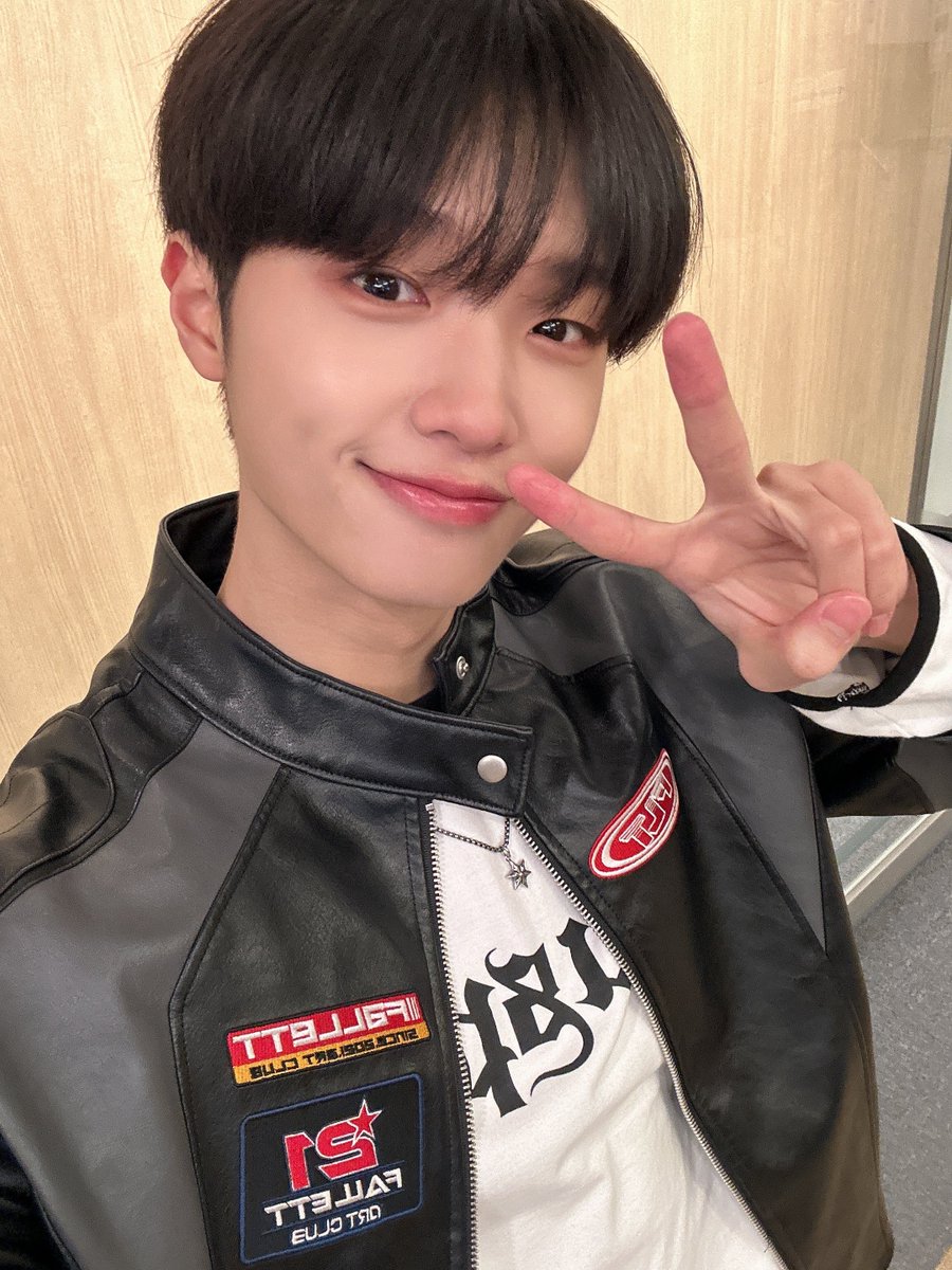 members_MIRAE's tweet photo. [#동표]
오늘 드디어 투어 첫 콘서트!!!!!!
이따 봐요 우리 나우☺️☺️❤️❤️🩵🩵
조심히 오세요 ☺️ https://t.co/m8H95AnX0f
