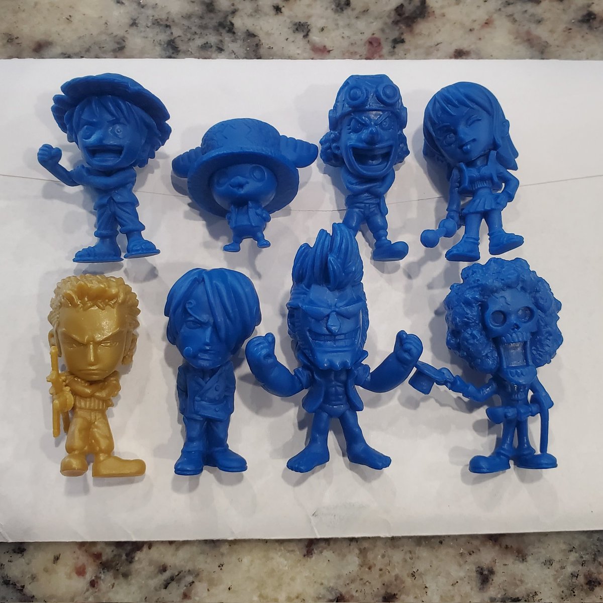 yumabooma's tweet photo. Sadly the unboxing video is deleted, but as you can tell by these scores, it was an exciting one!
Two golds, one chase, and no doubles!
Blue Laboon would've been the only thing I'd change.
#ONEPIECE #minfig #keshi https://t.co/LvizIOIfwO