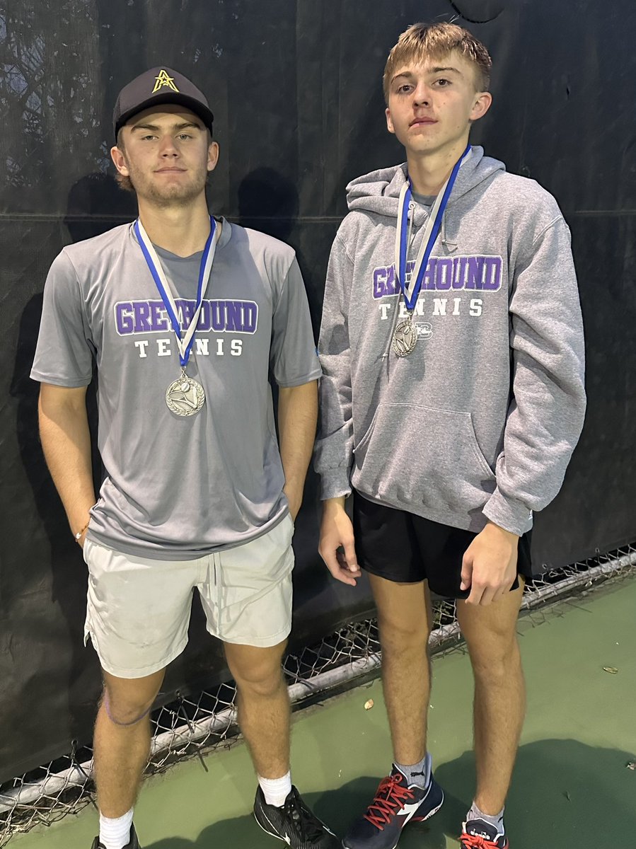BoerneHSTennis's tweet photo. Smithson Valley Varsity roundup redults:

Girls Doubles 🥇 - Jacqueline/Georgia

Boys Doubles 🥈 - Ben/Nick

Boys Singles 🥈 - Justin

Girls Singles 🥉 - Reagan

Also had semis for 2 mixed teams and girls singles! 

Great first tournament! Go Hounds! https://t.co/iwB6QFXCT4