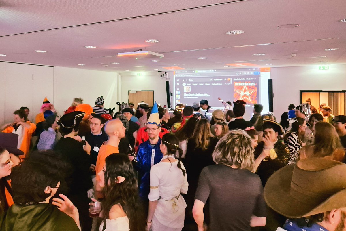 🎉🎭🥳#Alaaf from #Cologne &amp; the <a href="/CECAD_/">CECAD Cologne</a>'s people! Yesterday we got together in a dance of colors and costumes. Congrats to our very own creative costume talents! Best #group <a href="/Alestang01/">Alessandra Stangherlin</a>'s InsideOuters - Best #selfmade Waluigi &amp; the FedEx Man - Best #overall Geralt of Rivia! ✨🏆