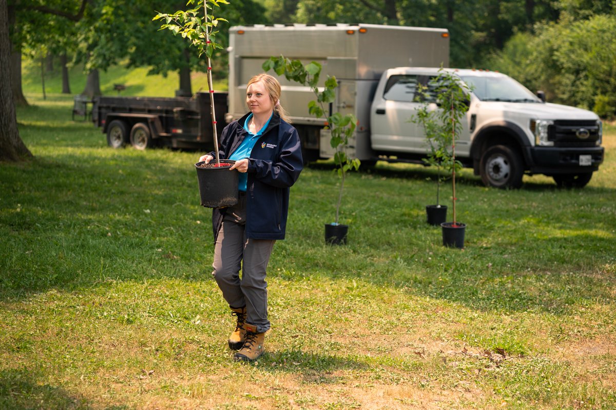 Today marks the International Day of Women and Girls in Science! 🔬

As we celebrate International Day of Women and Girls in Science, we are proud to highlight some of the women leading the way in the field of environmental science across Niagara Parks. 

#WomenInSTEM
#FEBRUARY11