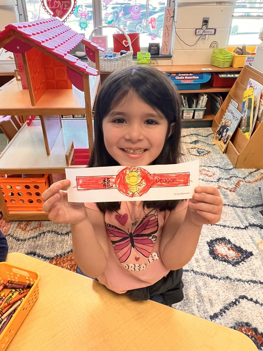 MsLeAACPS's tweet photo. Happy Lunar New Year! We learned about the horoscope and that 2024 is the year of the dragon! Students had fortune scratch offs and even learned a Vietnamese game that’s played to celebrate this time of year! It was so fun sharing my culture with my students! 🐉 @AACountySchools https://t.co/yplweWPySD