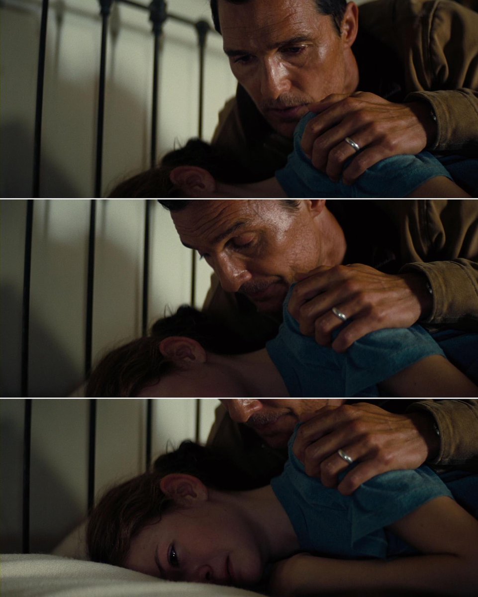 - Cooper: Habla conmigo Murph. Tengo que arreglar esto antes de irme.
- Murph: Prefiero que no arregles nada y que te quedes.
- Cooper: Cuando naciste, tu madre me dijo algo que nunca entendí, me dijo: "Ahora estamos aquí para... ser los recuerdos de nuestros hijos." Creo que