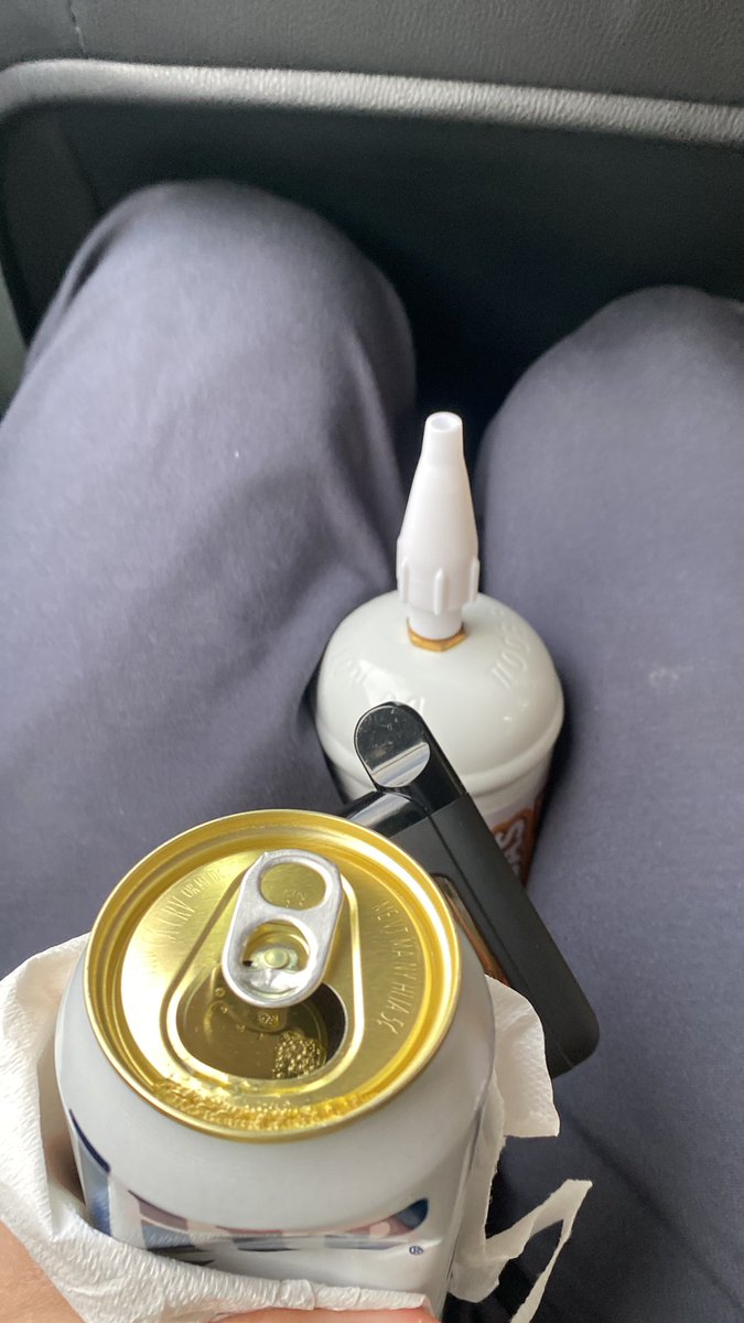 picklesDaMan's tweet photo. #roadtrip #backseat #pictureapp? https://t.co/UYlR4TXP4y