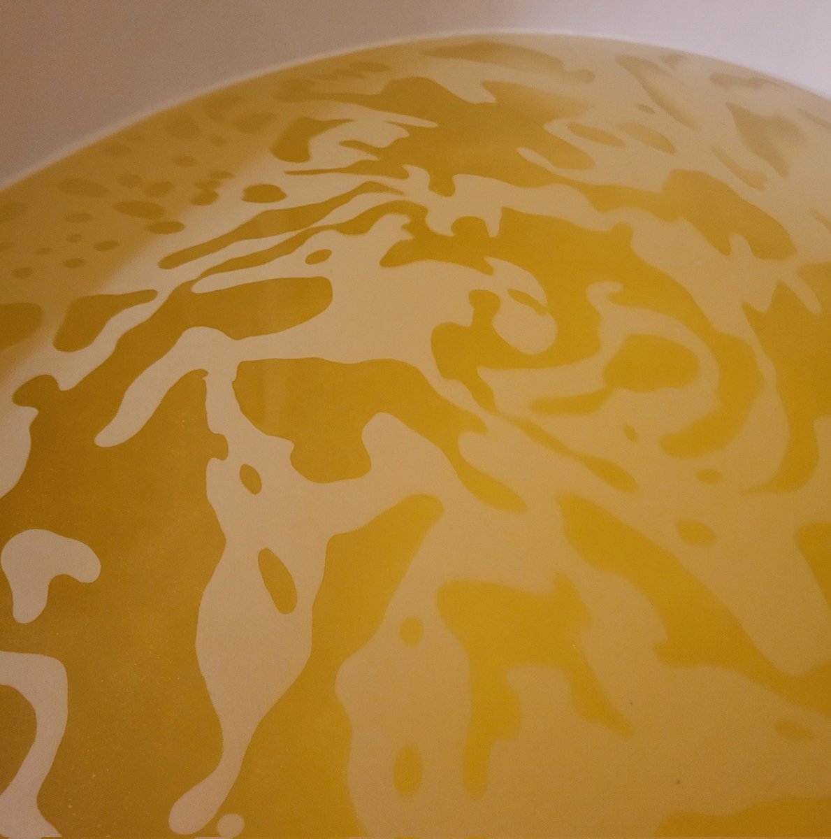 The dragon egg bath b0mba from lush looks straight up like piss so if its your dream to sit in a vat of piss or if you need that aesthetic for a clip now you know