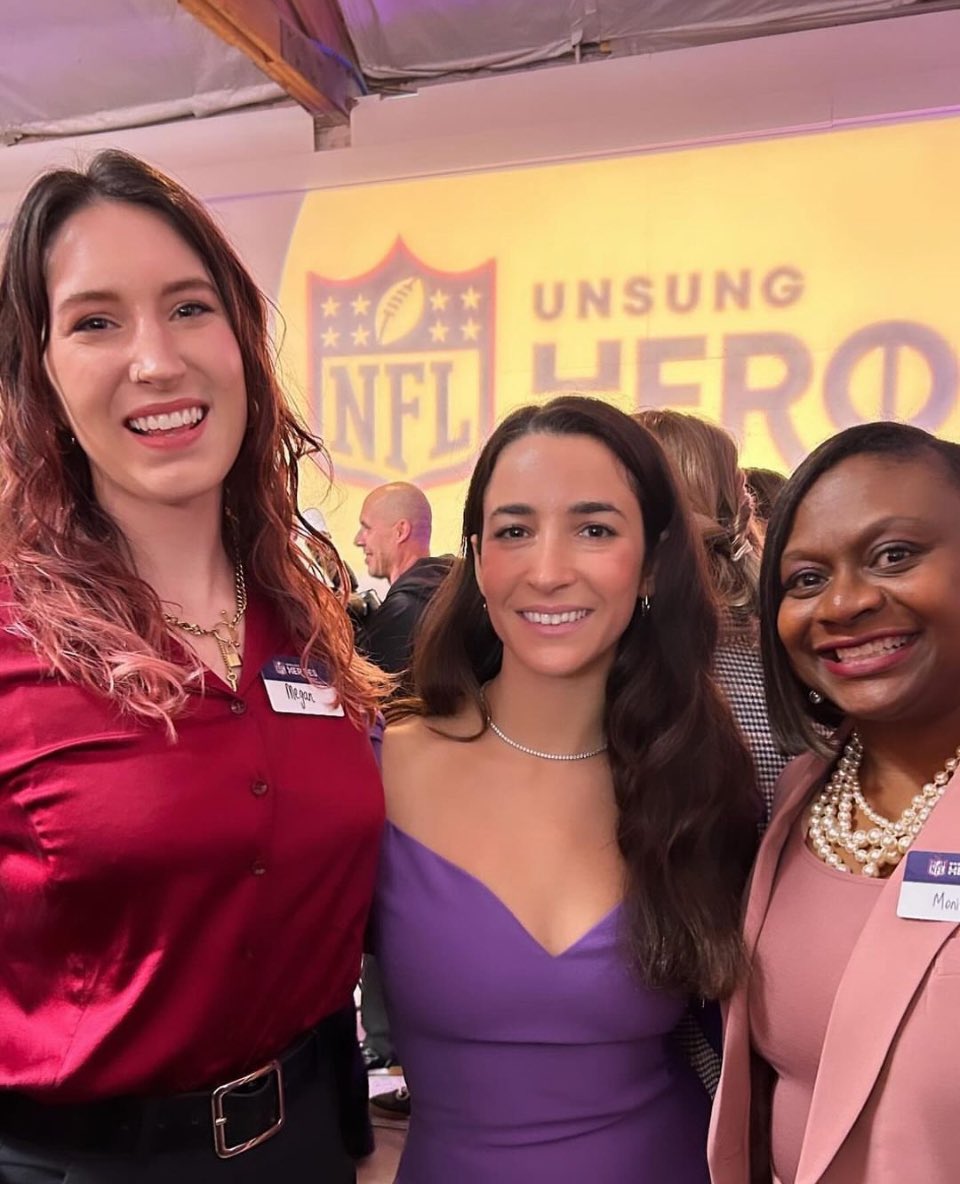 #REPOST from @RALIANCEOrg “We are so thrilled that we got to meet the incredible @alyraisman at the @nfl #UnsungHeroes event 🤸🏈”