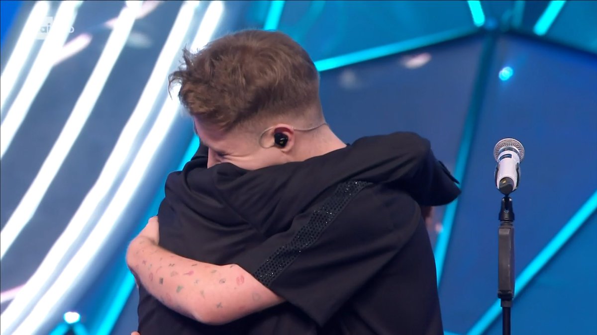 AndreLFC20's tweet photo. Definire emozionante il duetto tra Alfa e Roberto Vecchioni è RIDUTTIVO

#Sanremo2024 https://t.co/AGspvkIGAw