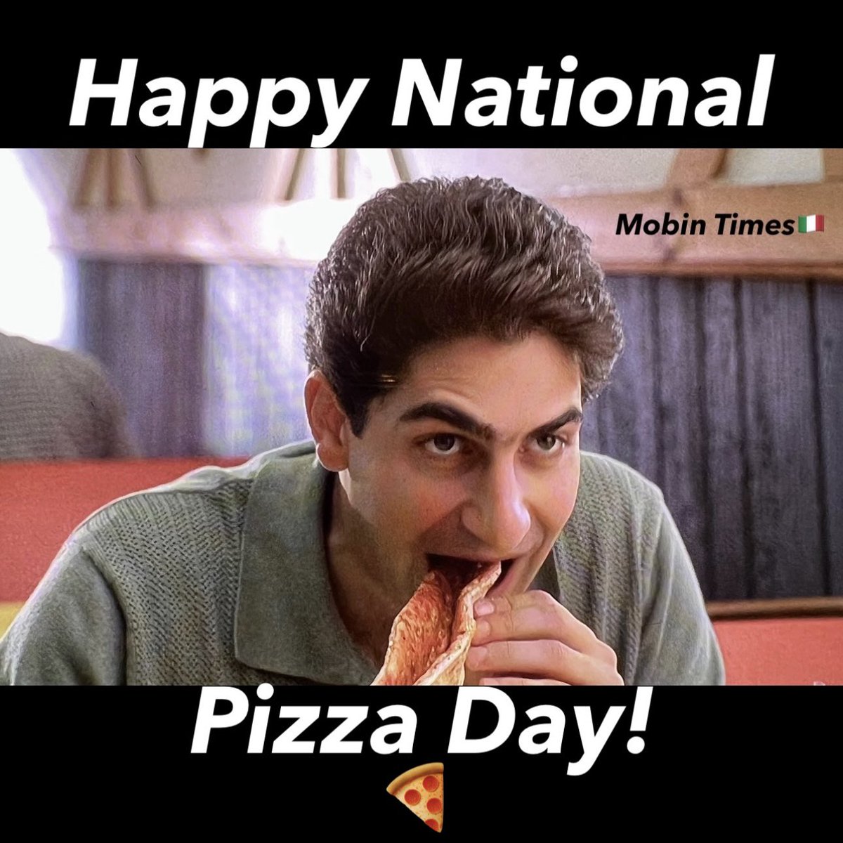MobinTimes's tweet photo. A Coke & a slice!🥤🍕 #MobinTimes #StayMobin #MT #Mobin #TheSopranos #Pizza #Sopranos #NationalPizzaDay #ChristopherMoltisanti #Mob #Mafia #Gangster #Wiseguys #Mobster #OC #Omerta #CosaNostra #ItalianFood #OnThisDay #Like #Share #Follow #Comment #Tag #Repost #Retweet https://t.co/Pw5GRXVQMm