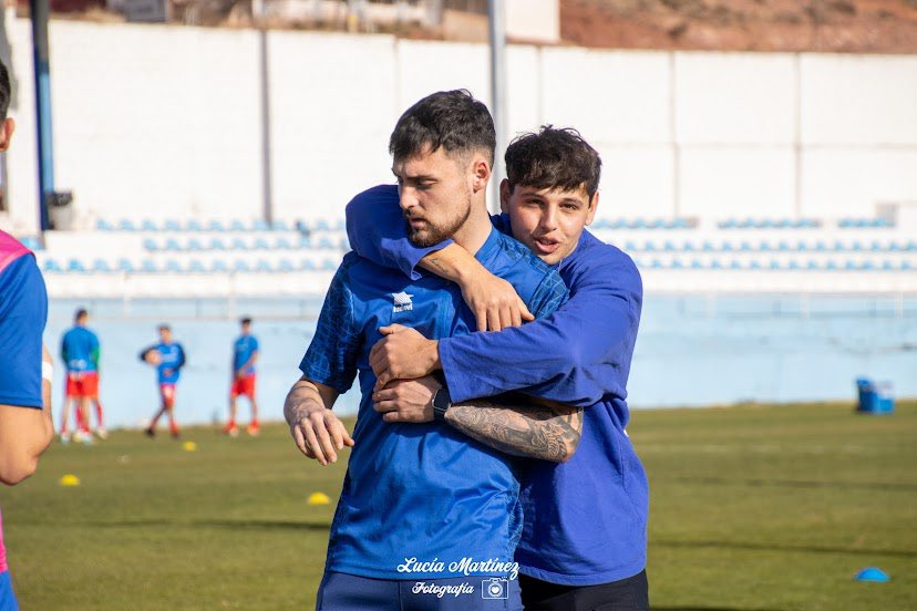 cd_brea's tweet photo. Con ganas de volver a veros en el césped🤗

🤍💙 https://t.co/8utmdnKPyV