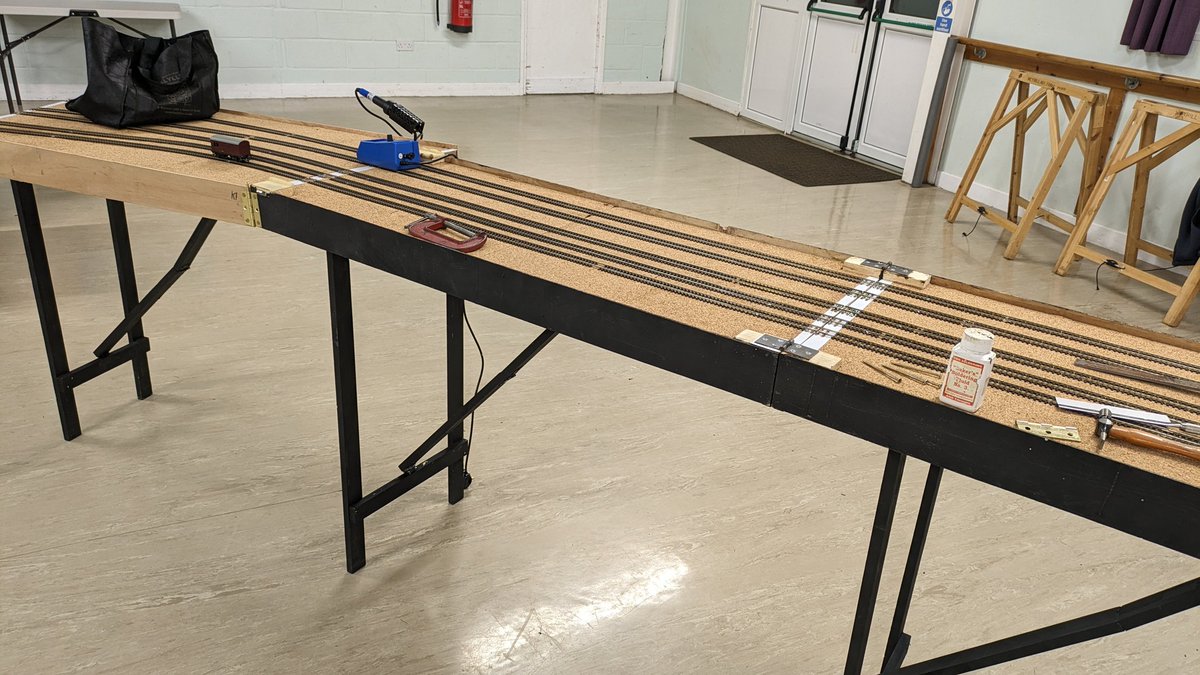 Building straight sections for our OO circle test track. Renaming to oblong might be needed...