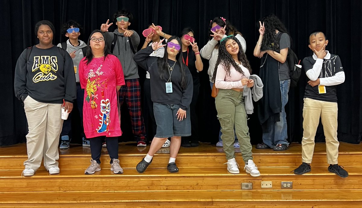 AMStheatre's tweet photo. Thank you Taylor HS for hosting the OAP Clinic today! We can’t wait until our performance, Feb 17th @ 10am. 👏🏼👏🏼👏🏼🎭
Old Folks Home 👵🏻🏡by Vern Harden https://t.co/GvxG6YBo3l