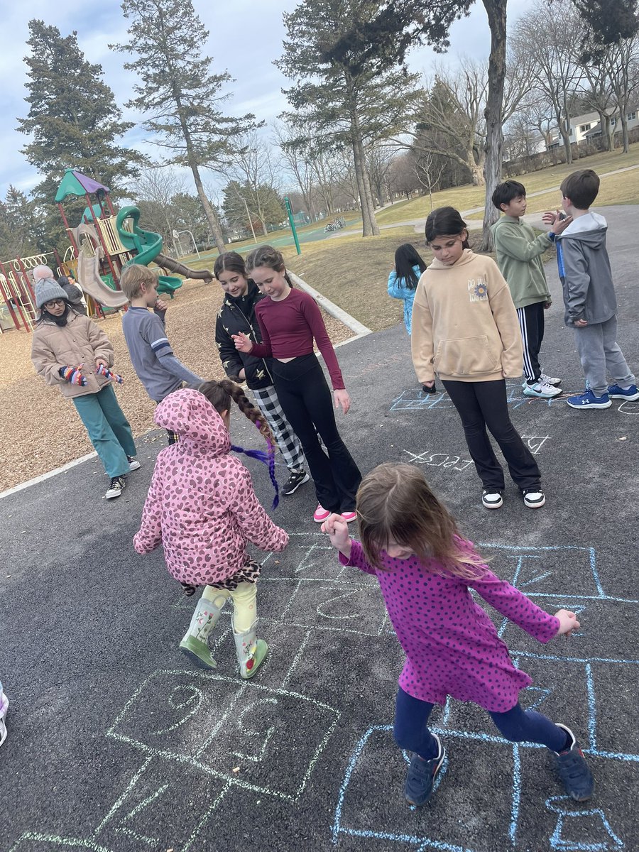 We enjoyed the beautiful spring weather with our kindergarten buddies today! #d30learns
