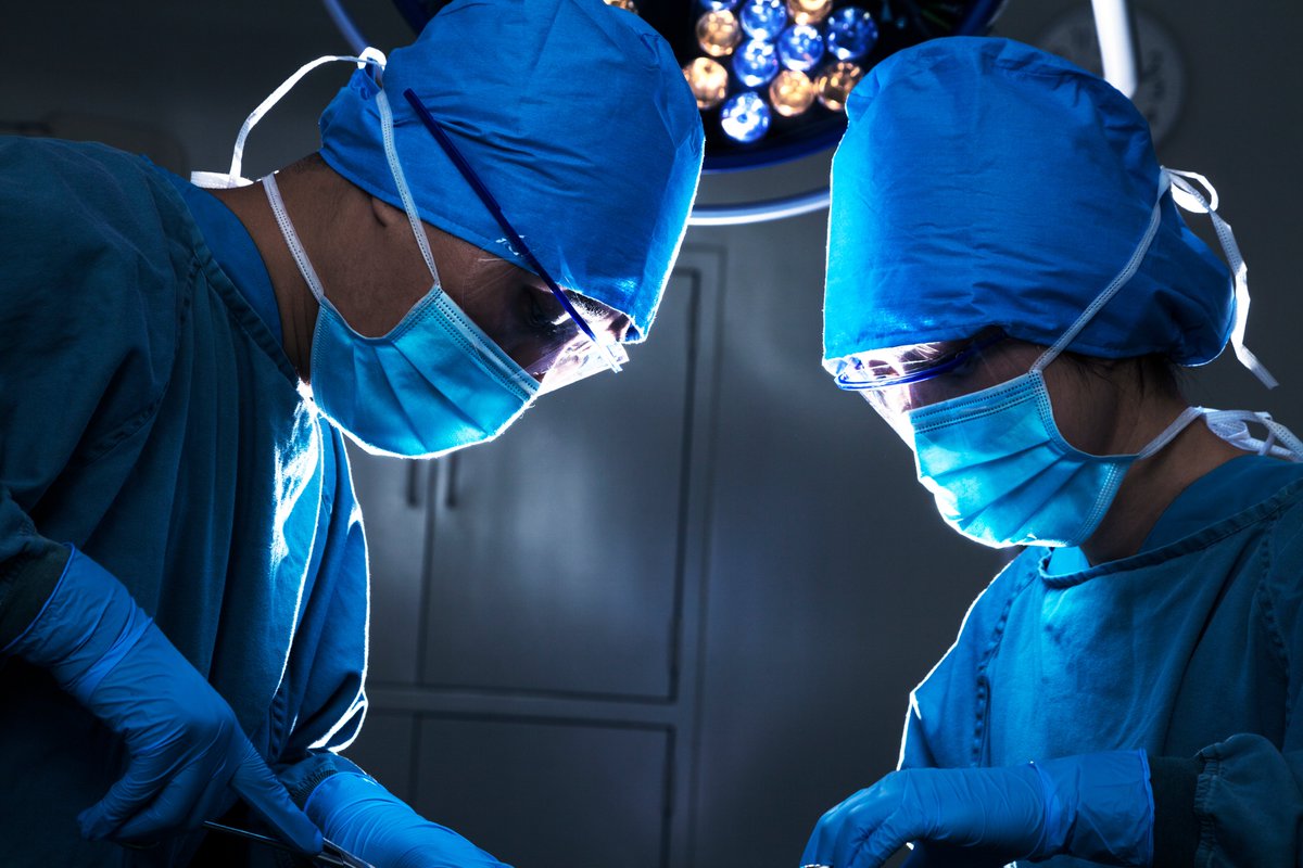 STS_CTsurgery's tweet photo. In this article, @rvanharen talks about the critical role early career surgeons must play to help train the next generation of surgeons. Learn how you can pursue a surgeon educator career path and impact the future of care. #CTsurgery https://t.co/y1ebLfD0hx https://t.co/Gu1bGVSnDd