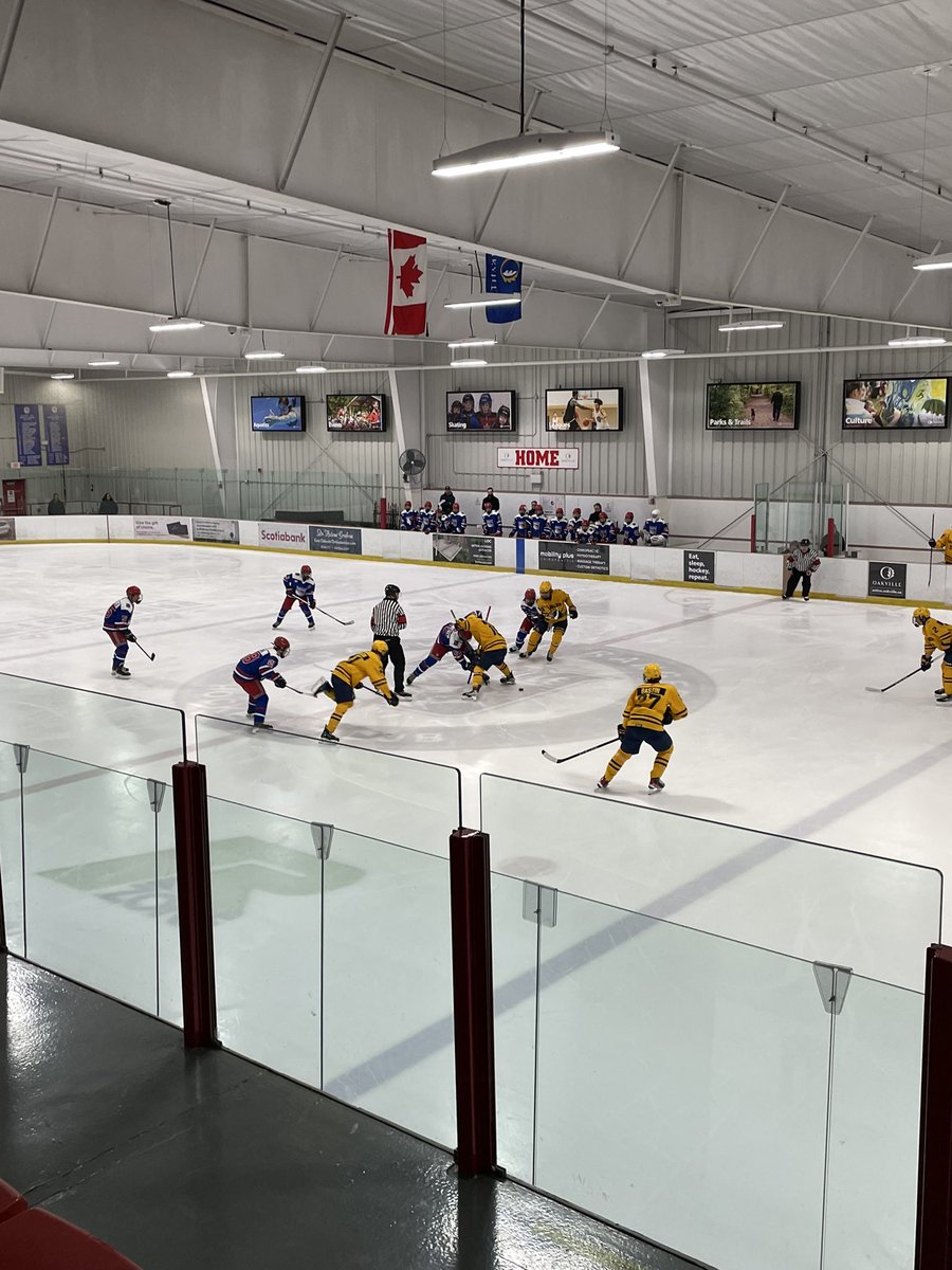 Travelled to Oakville last night to watch 2 of the top @HometownHockey U18 AAA teams in the province (Oak v. Burl). It was an exciting, physical game from start to finish that ended in a 4-4 tie after OT. Glad I made the trip! #U18AAA #OMHA #JoshuaCreek #redhats