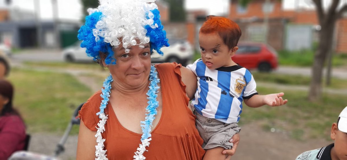 paulaetchart2's tweet photo. Palpitamos el carnaval en el Juana!!! El encuentro, la alegría, la música también hacen a la salud de la población!!! https://t.co/hdI6zX3qWR