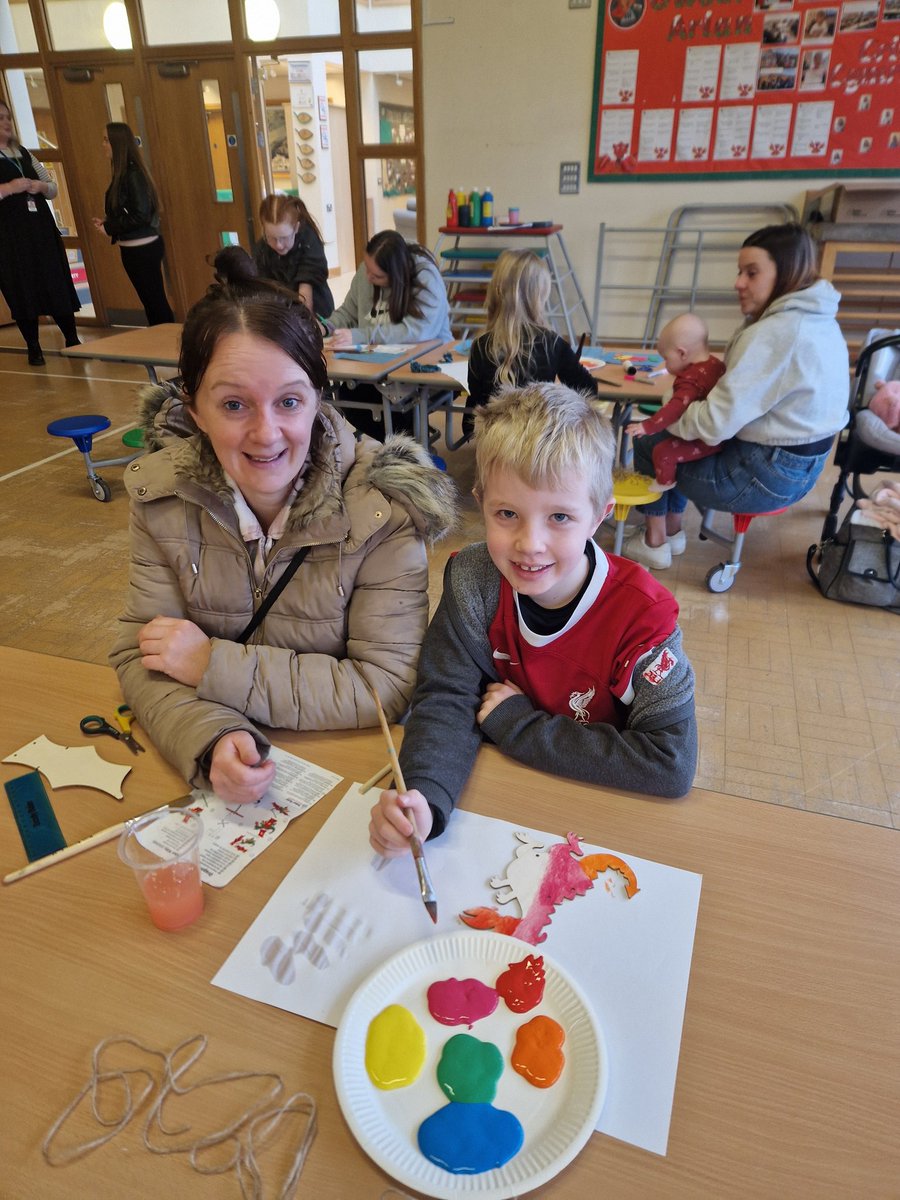 In today's Fun club session we celebrated Chinese New year. We made our own dragon puppets, they've have got to be some of the most colourful dragons ever @MissKJonesYMG @MissWilliamsYMG @YsgolMaesglas