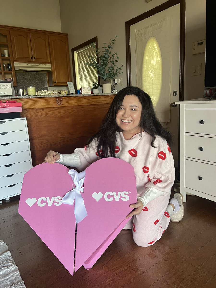 Julia // UGC CREATOR + SM MARKETING tweet media