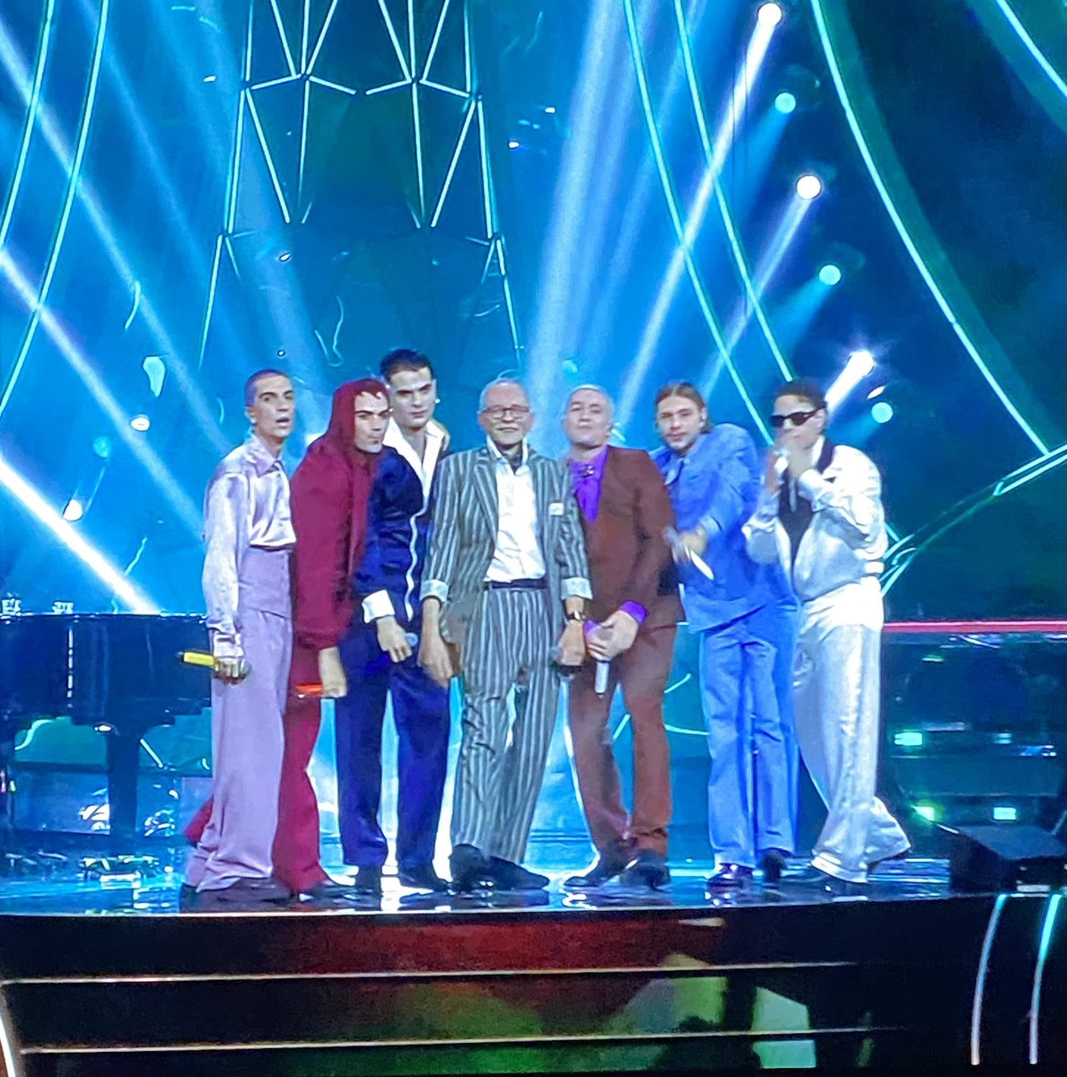 AmoFrazzy's tweet photo. Pezzoneeeeeeee
#Sanremo #SANREMO2024 #Sanremo24 #tvtalk #cheidea https://t.co/adoiUUiuZX