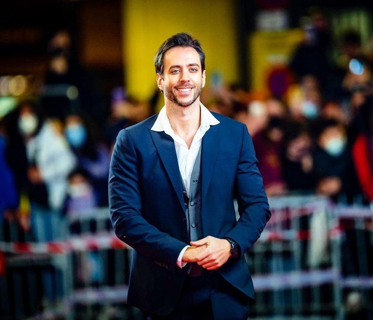 Castillo__Rm's tweet image. Velada de Ibai:

-Boxean influencers sin gracia
-Se dan abrazos y besitos durante el combate
-JuanGuarnizo y AriGamePlays comentando el combate
-Les patrocina el PSOE

DWT de Jordi Wild:

-Droga, rock and roll y hostias
-Asesinat0s en directo
-Les patrocina una casa de apuestas