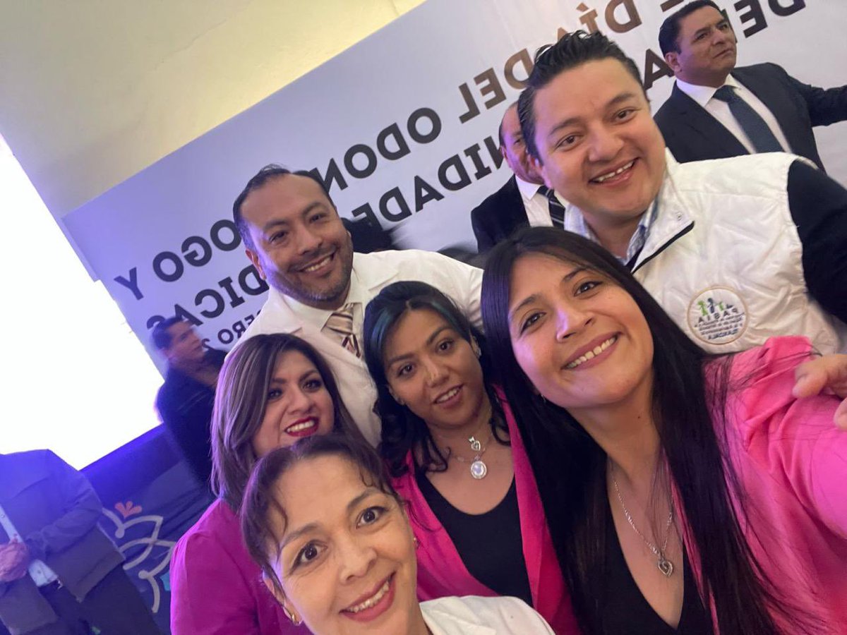 ZamudioMeneses's tweet photo. Hoy reconocemos   el esfuerzo y esmero diario de todas las Odontólogas y los Odontólogos del estado,  para estar a la vanguardia , hoy entregamos  31 unidades dentales , compresores sin aceite de última tecnología y autoclaves . Felicidades ! @LorenaCuellar @SesaTlax @SSalud_mx https://t.co/8N90DmToPa