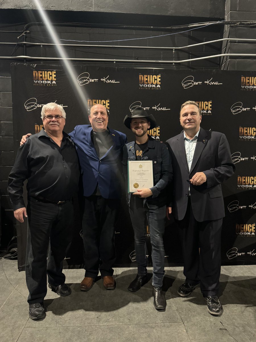 BrettKissel's tweet photo. Regina, thank you for kicking off #TheCompassTour 🔥AND FOR MAKING ME AN OFFICIAL SASKATCHEWANIAN!!! #reginask #thecompasstour #thankyou #Saskatchewan https://t.co/RFaGVOSi3i