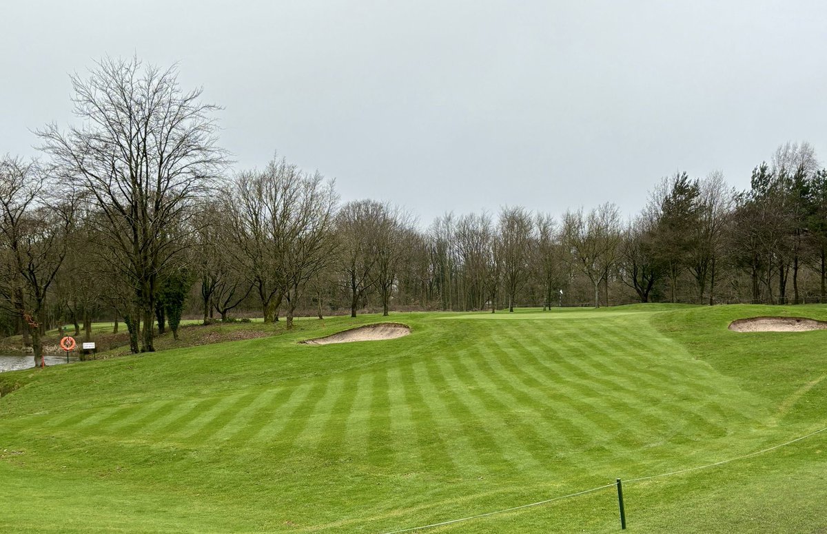 PrestonGolfClub's tweet photo. Despite some terrible weather the past couple of days the greens team have managed to get the hand-mowers out and cut the tees and approaches 👌 ⛳️  

#prestongolfclub #golf #course #championshipgolfcourse https://t.co/MTIOHxcQB2
