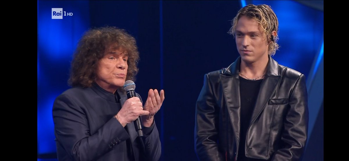luceecenere_'s tweet photo. Il modo in cui i ragazzi guardano questi giganti della musica #Sanremo2024 https://t.co/tydciGwHQ3