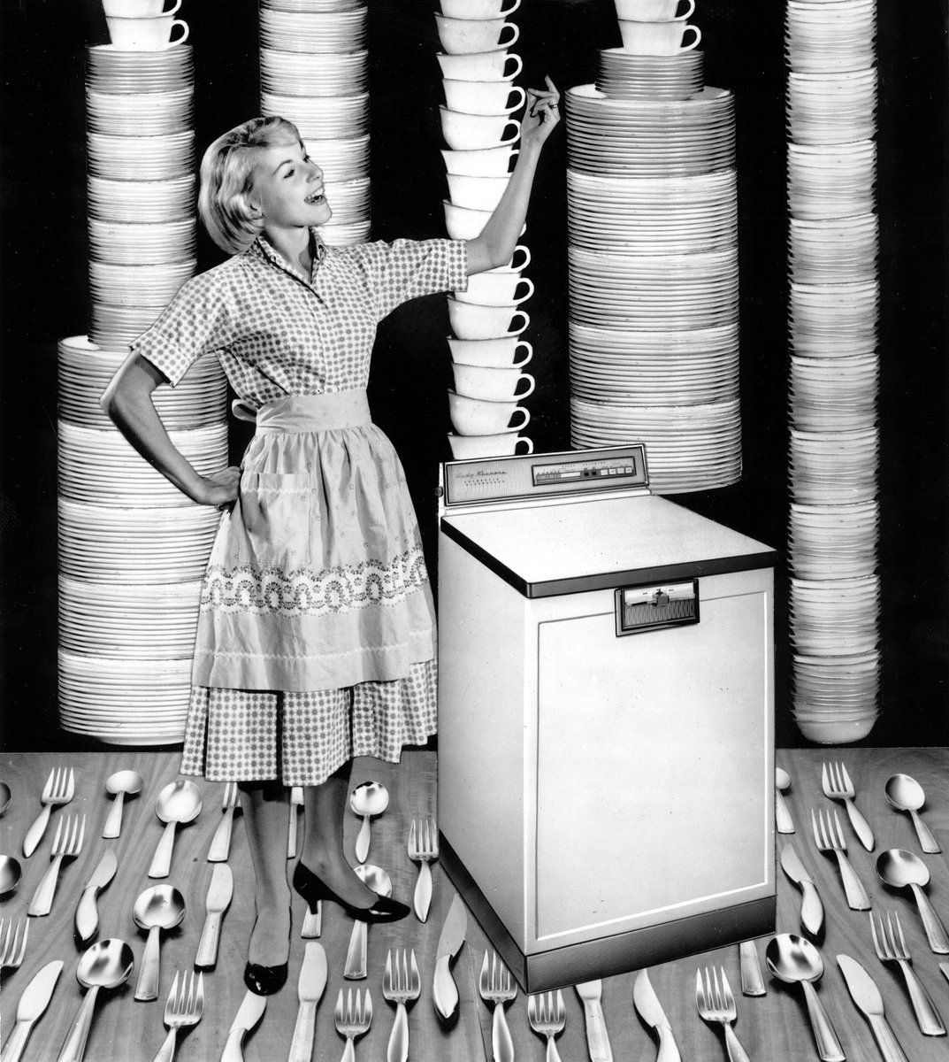 Happy #FlashbackFriday! Our newest dishwashers have been in market since last year but what about our OLDEST? In what year did the Kenmore name first appear on automatic dishwashers?

A) 1941
B) 1951
C) 1961
D) 1971