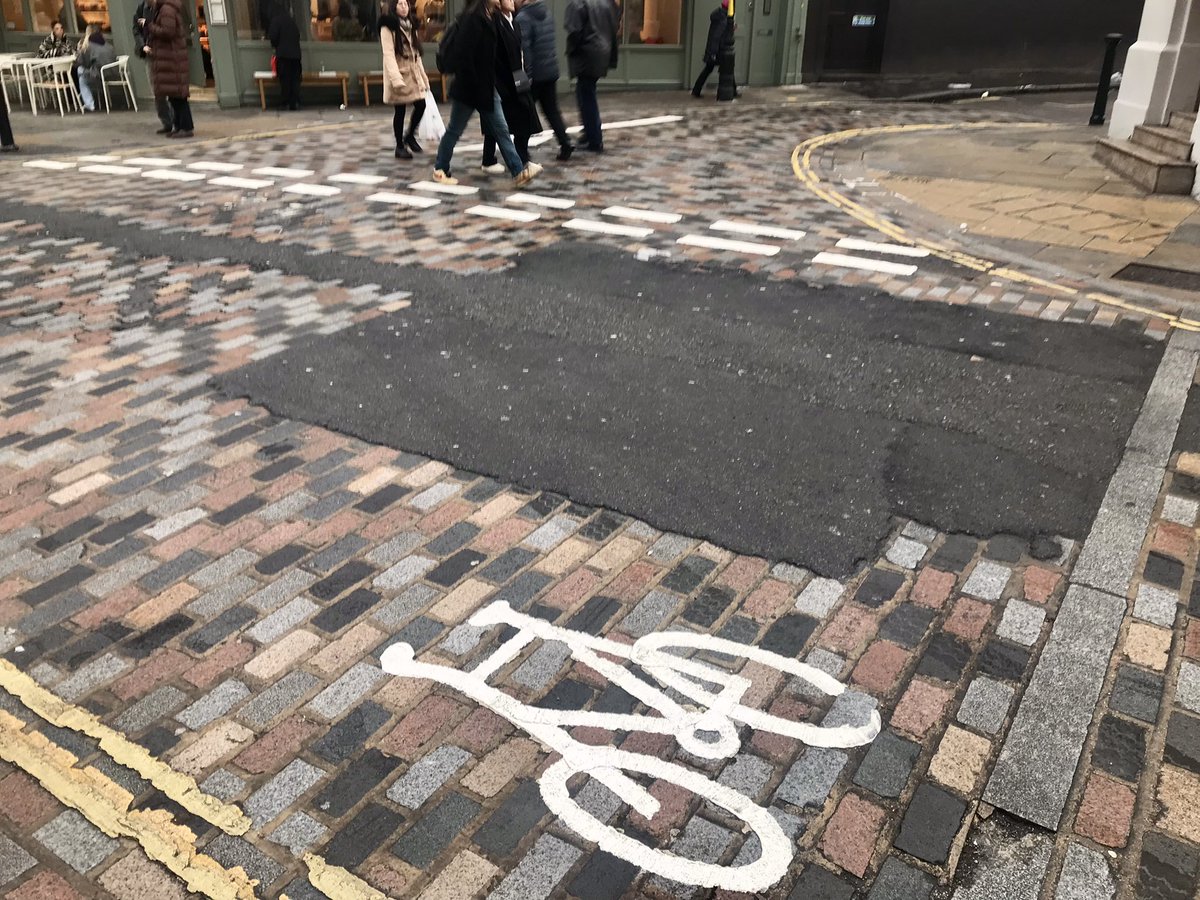 This afternoon I visited one of London’s worst #StreetScars in Monmouth Street to talk to Shaun Ley for @BBCRadio4 #TheWorldTonight about #StreetScars …