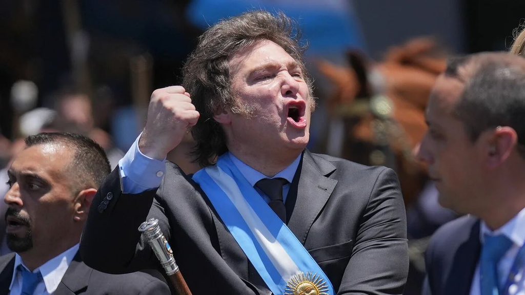 ElTrumpista's tweet photo. NUESTRO PRESIDENTE JAVIER MILEI ACABA DE ASESINAR A LA CASTA POLÍTICA. https://t.co/CFSDsJD5Ng
