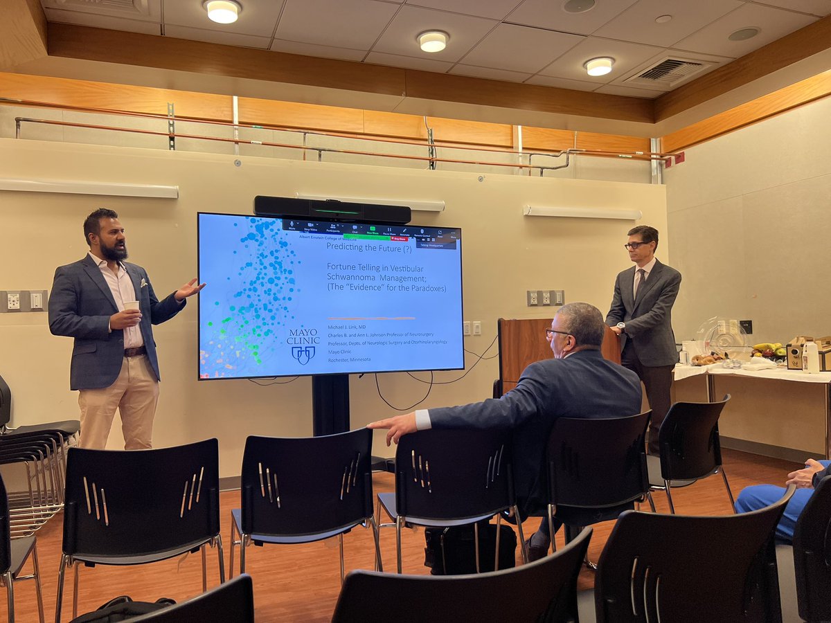 drvijay_agarwal's tweet photo. A huge honor to have friend and mentor @MichaelJLinkMD visiting Einstein to talk about the Mayo Clinic acoustic experience. 
Me: “Where’d you like to eat? Lots of great Michelin star places here.”
MJL: “How about Rosa Mexicano?” https://t.co/v8TXsP1woY