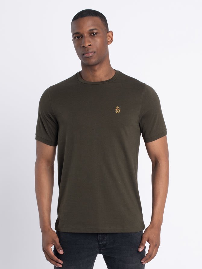 Pride_Evesham's tweet photo. Fresh Luke Roper garments just gone live on our website. If you’re bored on a Friday night click the link below to shop👇🏼 and we can deliver so you can rock it this weekend!… 

https://t.co/GCvwkM0Bt5 

#lukeroper #luke1977 #fashion #clothing #menswear https://t.co/xfqI5MiKaN