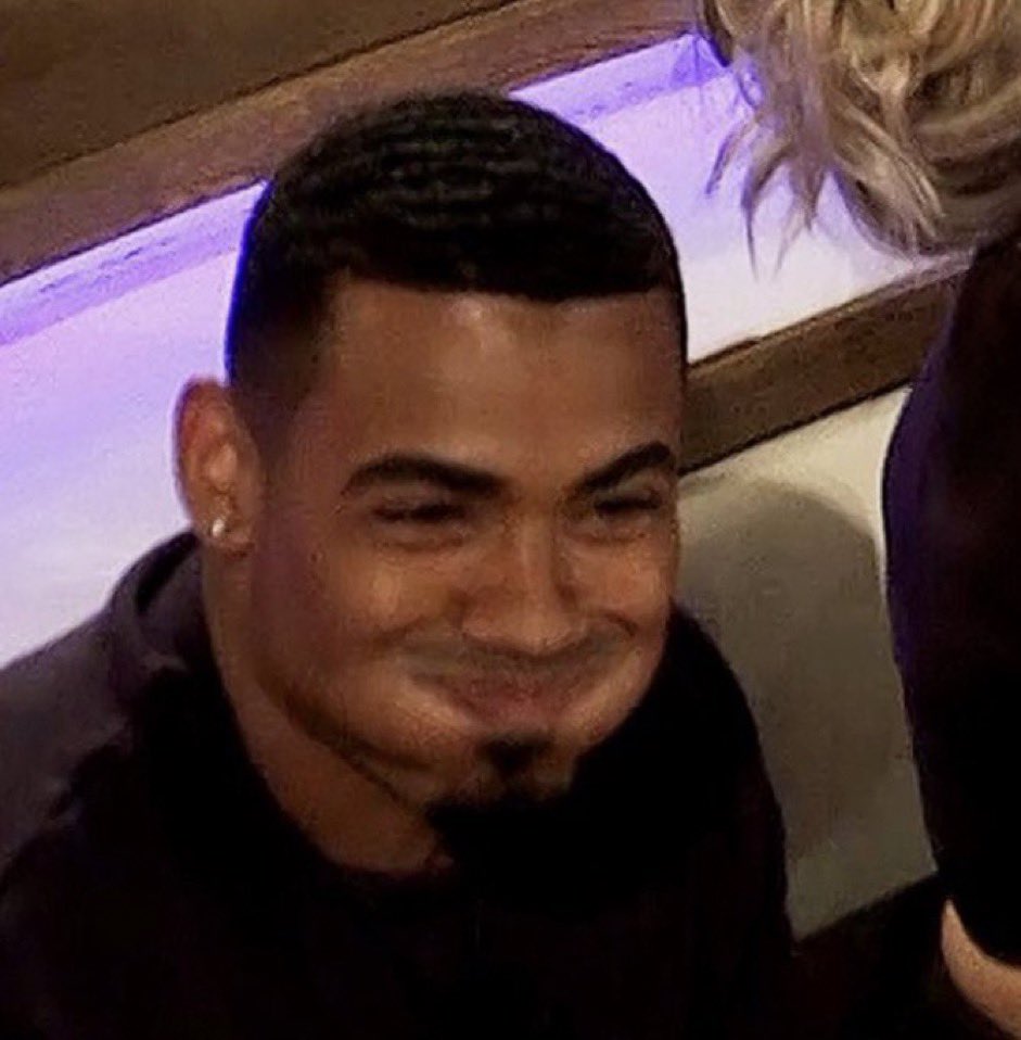 The way Chris acting like Joana passed away is making me laugh just pack your bags #LoveIsland