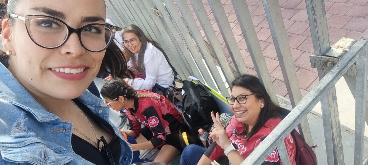 Clubcariguegto's tweet photo. Nuestras chicas @_KatyaOrtiz  y Viry tomaron un vuelo para verte esta noche y están desde temprano para  estar cerca de ti @_CarlosRivera
❤️
Disfrútenloooooooo  chicas! https://t.co/ZcfVMQJSV2