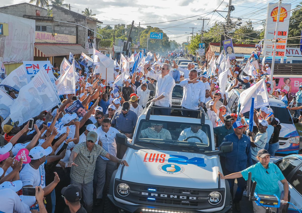luisabinader's tweet photo. Seguimos en la provincia Sánchez Ramírez y llegamos al distrito municipal Angelina, en el municipio de La Mata, para dar apoyo a nuestro candidato a alcalde, Pedro Reyes (Ñapo). Este 18 de febrero, vamos temprano a votar por los candidatos a alcaldes del @PRM_Oficial y partidos aliados. Así, juntos, #VolveremosAGanar.