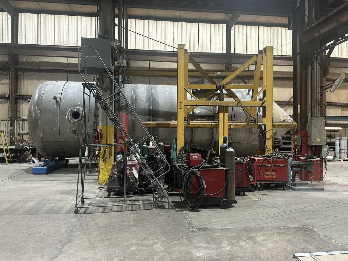 cannonboiler's tweet photo. Our largest pressure vessel to date. 12' Diameter x 45' High. All stainless steel construction including internal distribution system. Fabricated to ASME Sec VIII Div 1. 100% joint efficiency. Getting close to pressure test. https://t.co/F2LNxCPQj5